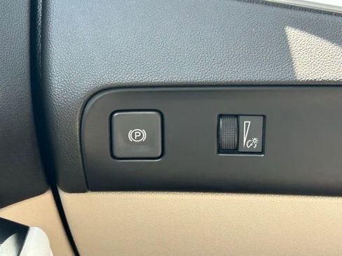 Used 2023 Buick Enclave Essence w/ Sport Touring Edition image 20