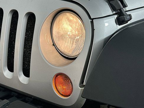 Used 2010 Jeep Wrangler Unlimited Sport AWD/4WD image 22