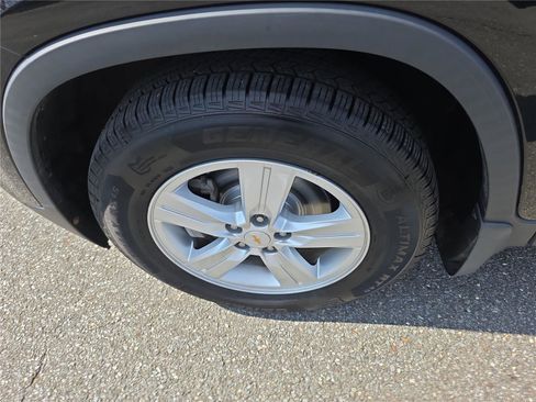 Used 2020 Chevrolet Trax LT w/ Driver Confidence Package image 12