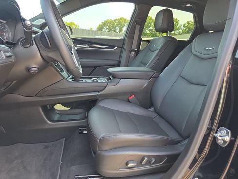 Used 2024 Cadillac XT5 Premium Luxury w/ Technology Package FWD image 10