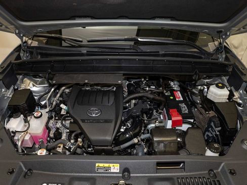 Used 2023 Toyota Highlander XLE image 22