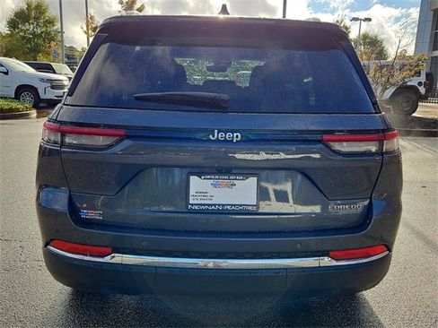 Used 2023 Jeep Grand Cherokee Laredo image 5