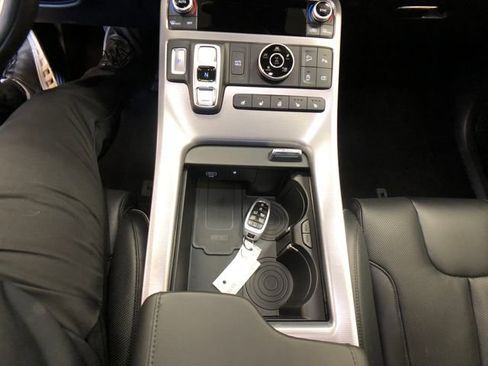 Used 2024 Hyundai Palisade Calligraphy image 20