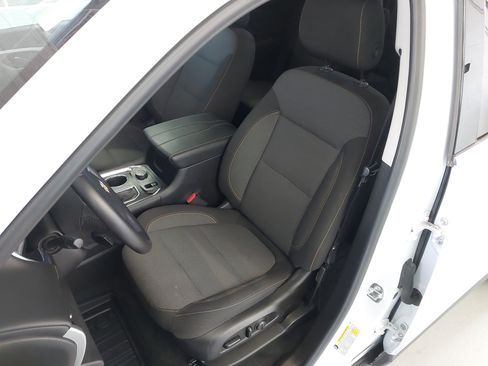 Used 2021 Chevrolet Traverse LT FWD image 23