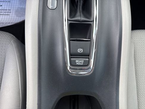 Used 2022 Honda HR-V LX image 32