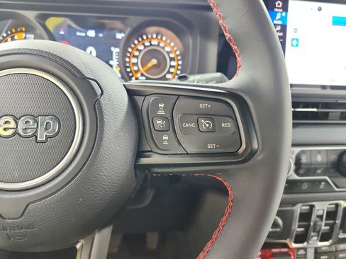 Used 2024 Jeep Wrangler Unlimited Rubicon image 24