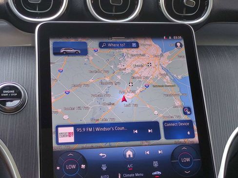 Used 2025 Mercedes-Benz GLC 300 4MATIC image 31