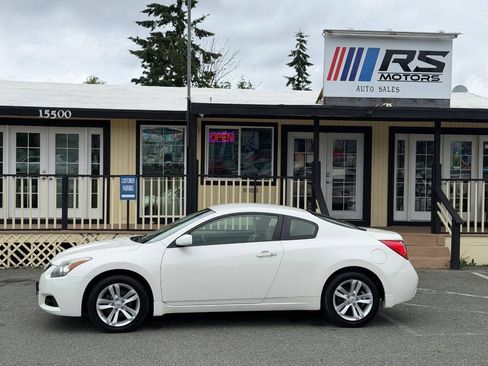 Used 2011 Nissan Altima 2.5 S w/ Convenience Pkg FWD image 2