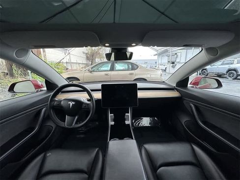 Used 2019 Tesla Model 3 Standard Range image 10