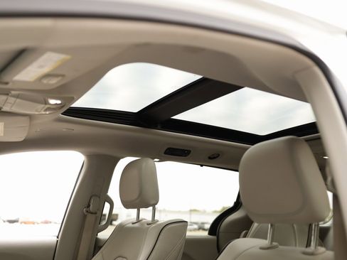 Used 2018 Chrysler Pacifica Limited w/ Advanced Safetytec Group image 26