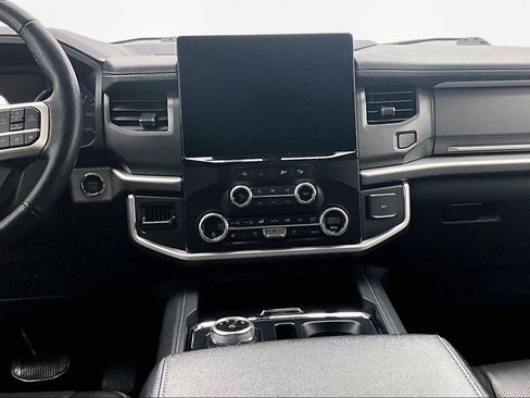 Used 2024 Ford Expedition Max XLT image 6