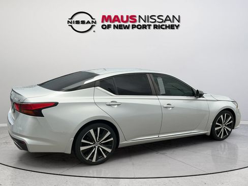 Used 2020 Nissan Altima 2.5 SR FWD image 13