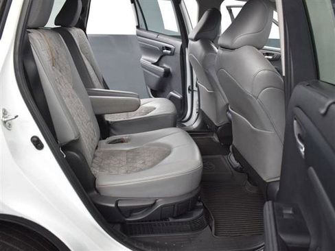 Used 2022 Toyota Highlander Bronze Edition image 22