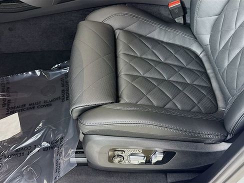 New 2026 BMW X7 xDrive40i w/ M Sport Package image 19