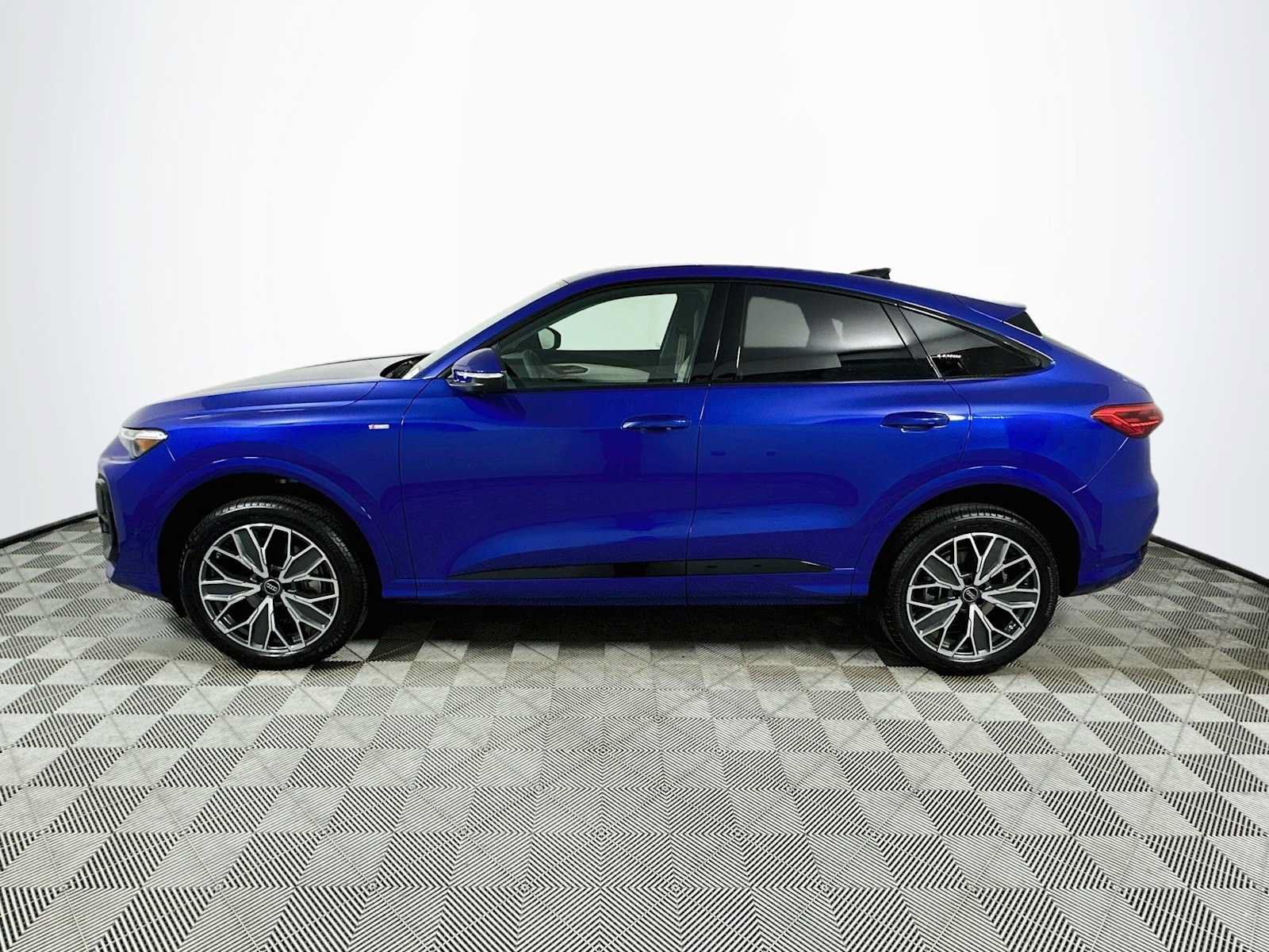 New 2026 Audi Q5 Premium Plus AWD/4WD image 4