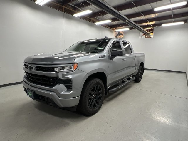 Used 2024 Chevrolet Silverado 1500 RST AWD/4WD image 5