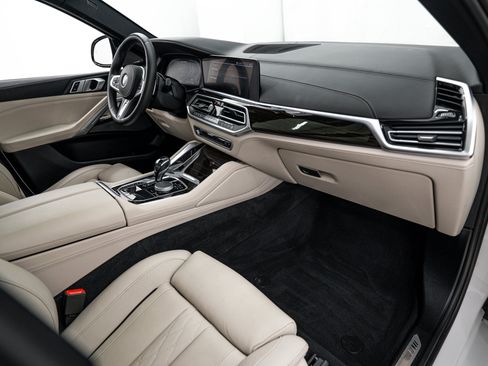 Used 2020 BMW X6 M50i w/ Luxury Seating Package AWD/4WD image 20