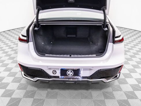 Used 2025 BMW i7 eDrive50 w/ M Sport Package image 30