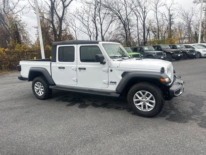 Used 2023 Jeep Gladiator Sport