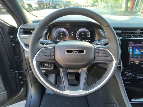 New 2025 Jeep Grand Cherokee Laredo X w/ Luxury Tech Group I image 14