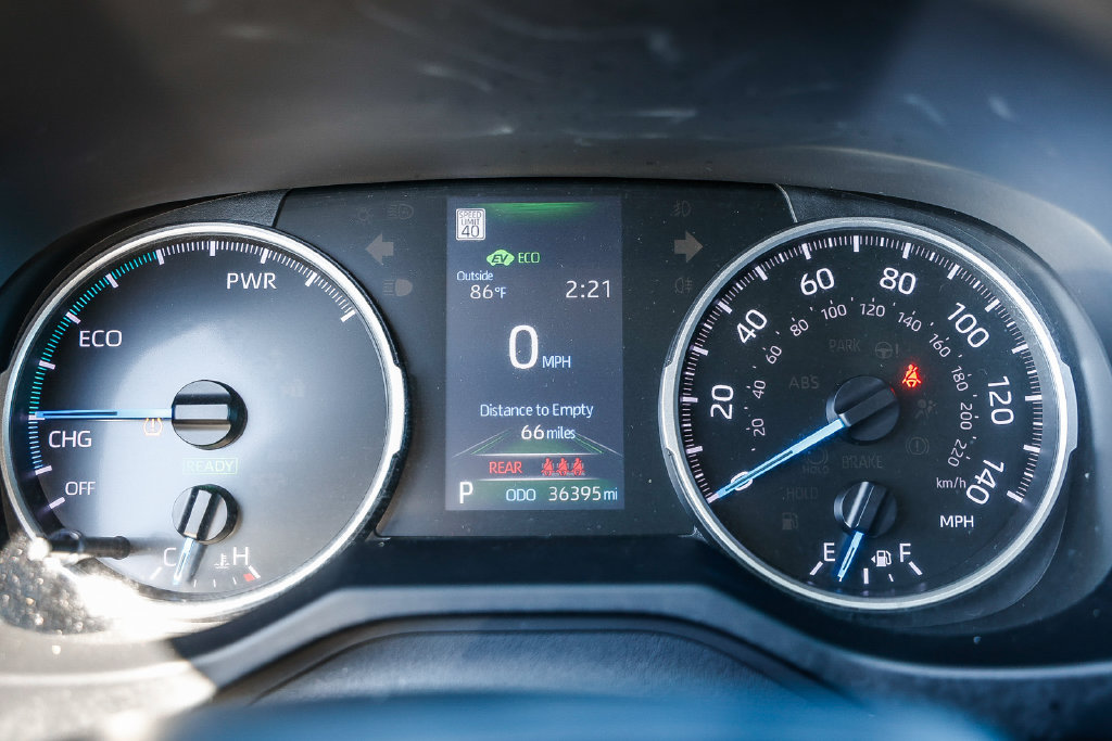 Used 2022 Toyota RAV4 LE AWD/4WD image 10