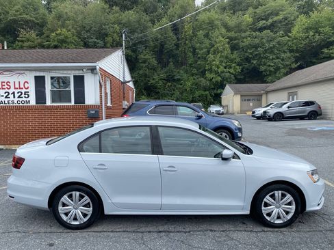 Used 2017 Volkswagen Jetta S FWD image 4