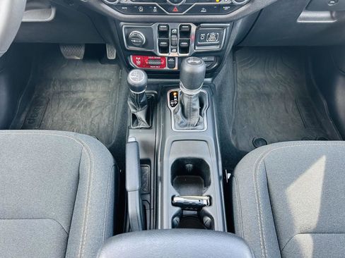 Used 2024 Jeep Wrangler Willys image 19