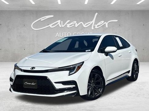 Used 2026 Toyota Corolla SE FWD image 1