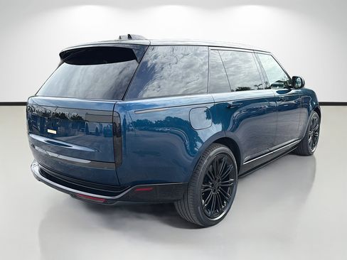 New 2026 Land Rover Range Rover Long Wheelbase SE AWD/4WD image 5