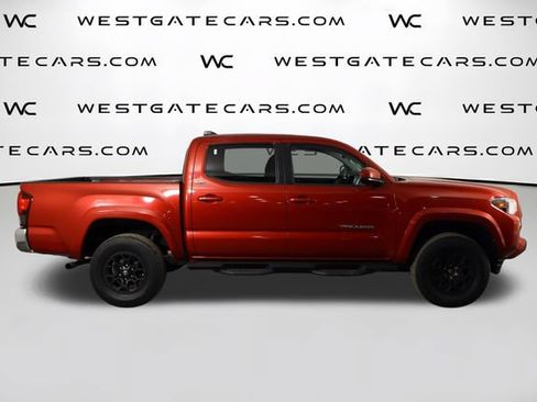 Used 2021 Toyota Tacoma SR5 RWD image 39