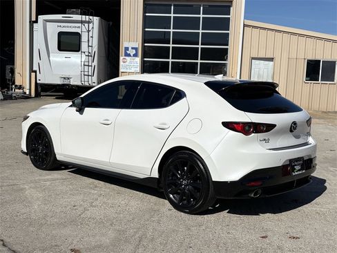 Used 2025 MAZDA MAZDA3 Hatchback w/ Appearance Package image 7
