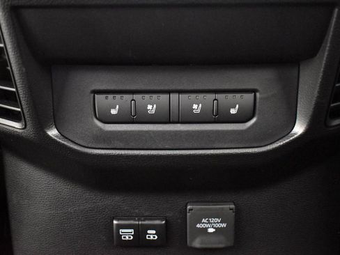 Certified 2025 Toyota Tundra Platinum image 22