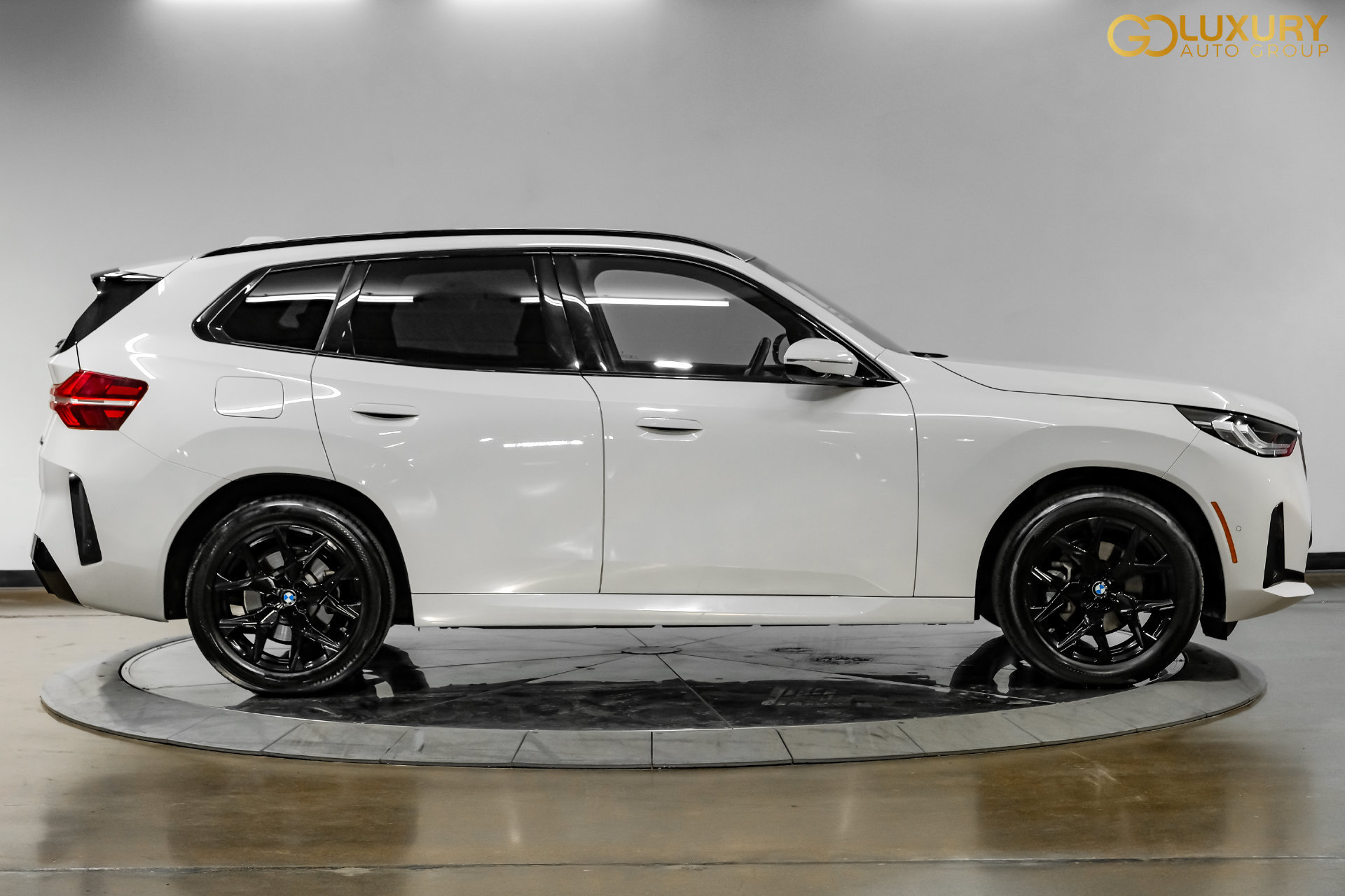 Used 2025 BMW X3 xDrive30i AWD/4WD image 9