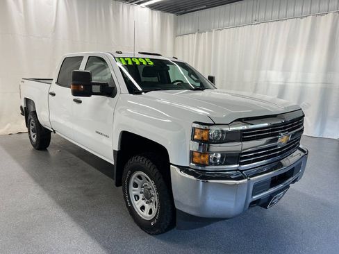 Used 2016 Chevrolet Silverado 3500 W/T w/ WT Convenience Package AWD/4WD image 3