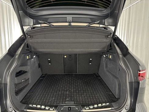 Used 2025 Jaguar F-PACE R-Dynamic S image 29