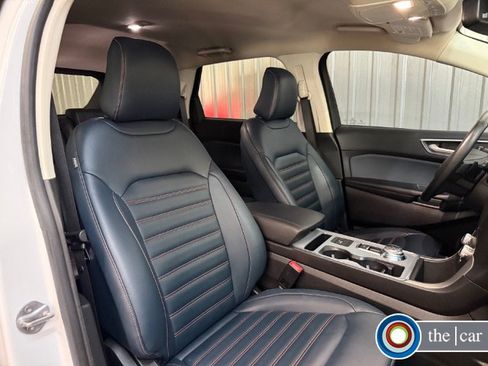 Used 2022 Ford Edge SEL w/ Sport Appearance Package image 14