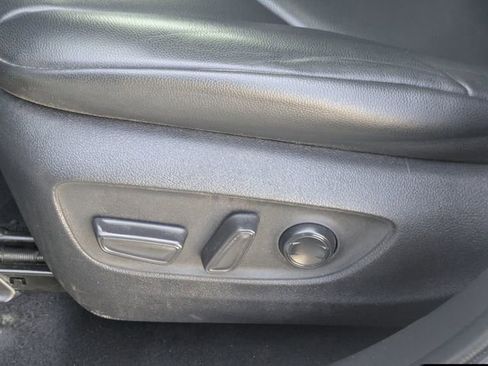 Used 2022 Toyota Highlander XLE image 26