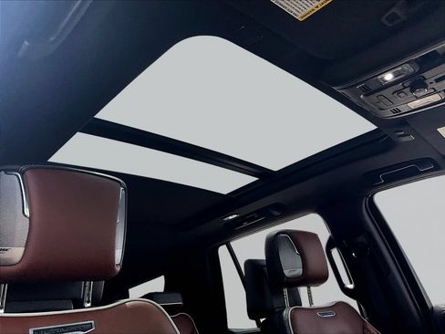 Used 2023 GMC Yukon Denali Ultimate AWD/4WD image 30