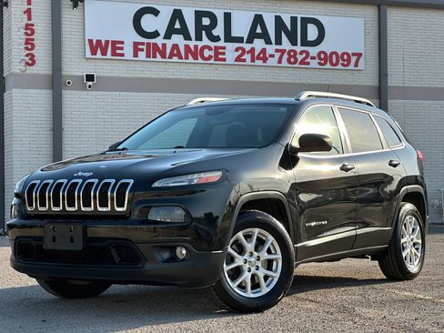 Used 2016 Jeep Cherokee Latitude image 1