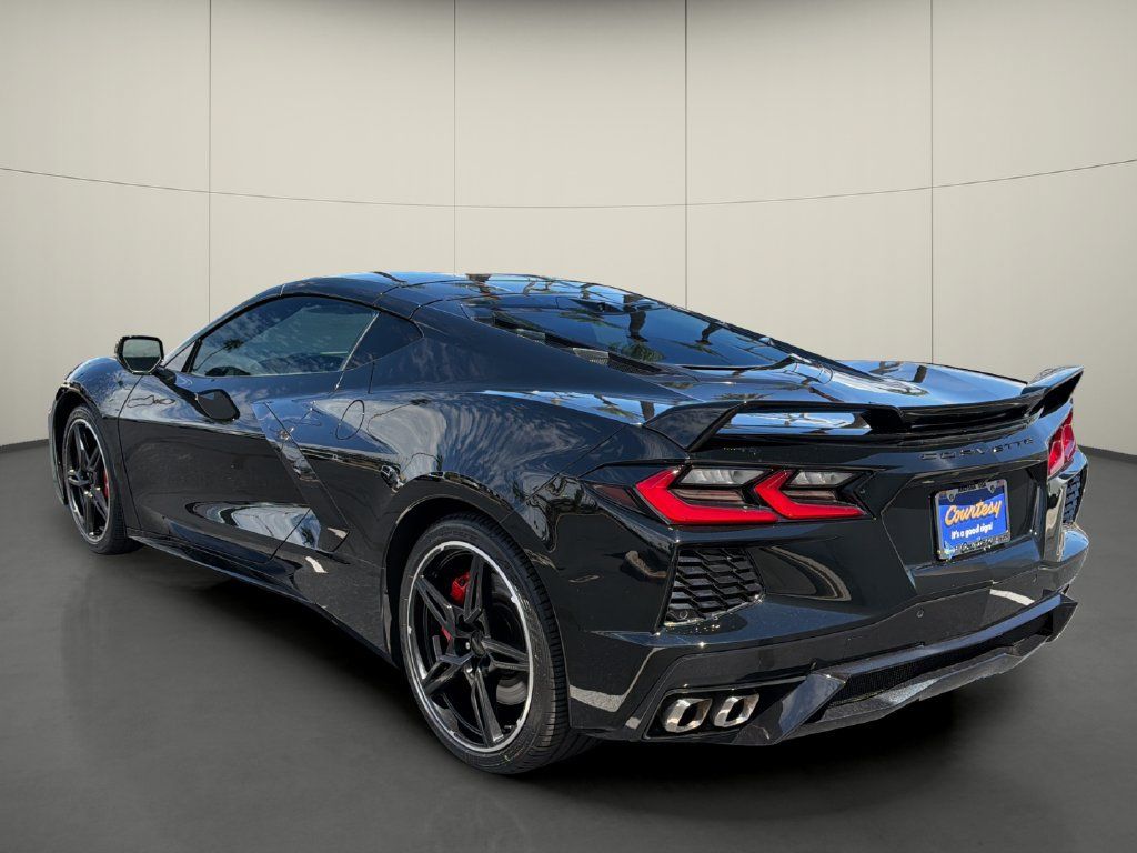 Used 2024 Chevrolet Corvette Stingray Preferred Cpe w/ Z51 Performance Package RWD image 5