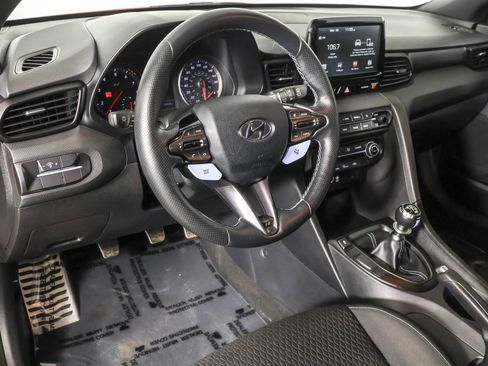 Used 2020 Hyundai Veloster N image 4