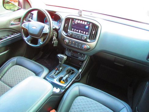 Used 2017 Chevrolet Colorado Z71 image 18