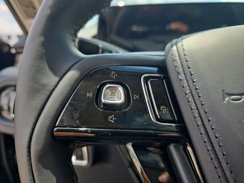 New 2025 Lincoln Aviator 2WD w/ Equipment Group 101A image 28