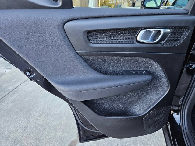 Certified 2024 Volvo XC40 B5 Plus w/ Protection Package Premier AWD/4WD image 16