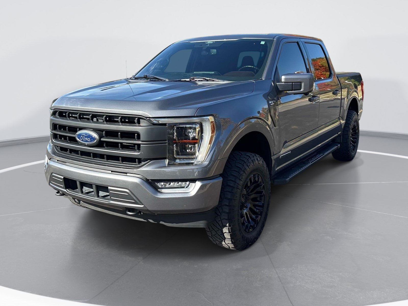 Used 2021 Ford F150 Lariat w/ Equipment Group 502A High AWD/4WD image 3