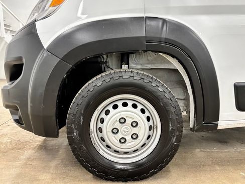 Used 2025 RAM ProMaster 2500 w/ Convenience Group FWD image 10
