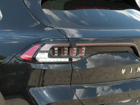 New 2025 VinFast VF 8 Plus AWD/4WD image 29
