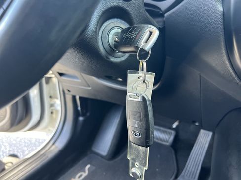 Used 2017 Kia Soul FWD image 37