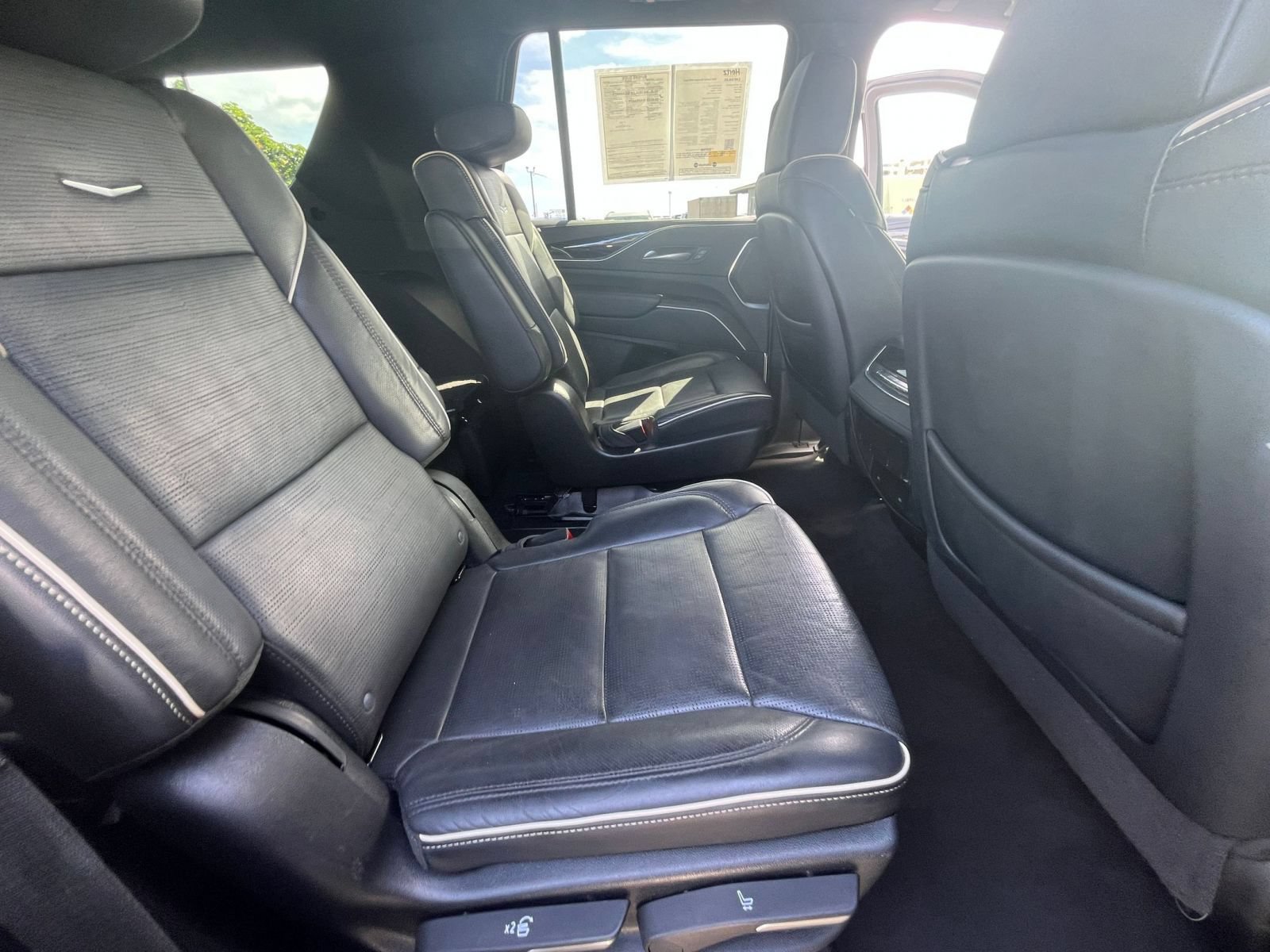Used 2023 Cadillac Escalade Sport AWD/4WD image 36