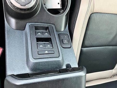 Used 2023 Ford Bronco Wildtrak AWD/4WD image 25
